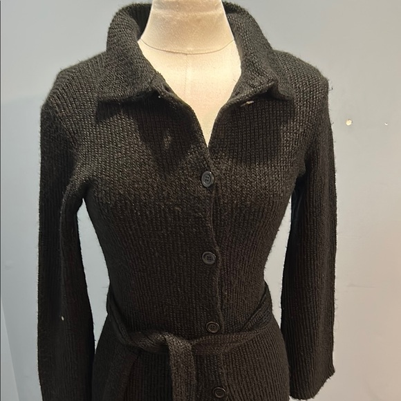 Chic Black Knit Cardigan with Buttons - Picture 3 of 6